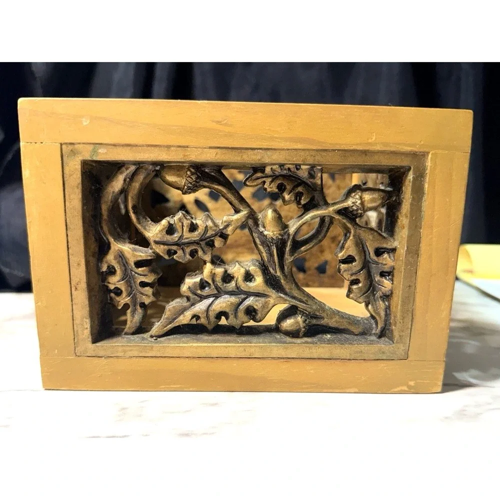 Heavy Solid Wood Decorative Box w/ Carved Acorn & Oak Leaf Panels 6×5×4.5 (2757)